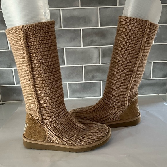 UGG Classic Tan Knit Crochet Winter Cozy Boot Size 6 Shearling Insole Neutral - Picture 6 of 9
